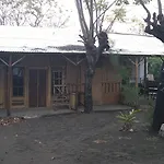 Omah Mak Isun Pulau Santen