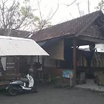 Omah Mak Isun Pulau Santen