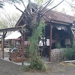 Omah Mak Isun Pulau Santen