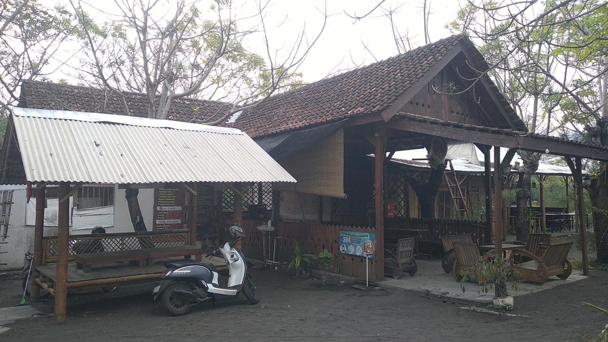 Omah Mak Isun Pulau Santen Villa Banyuwangi (East Java)